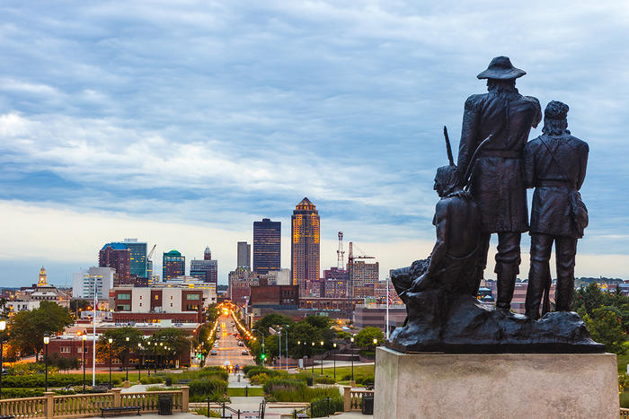 Pioneers of the Territory statue in Des Moines